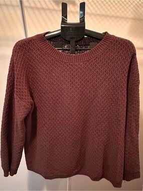 Women's Crew Neck Textured Sweater - Brown